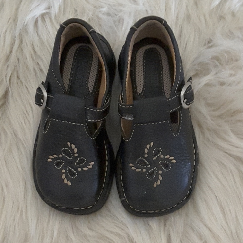Toddler shoes